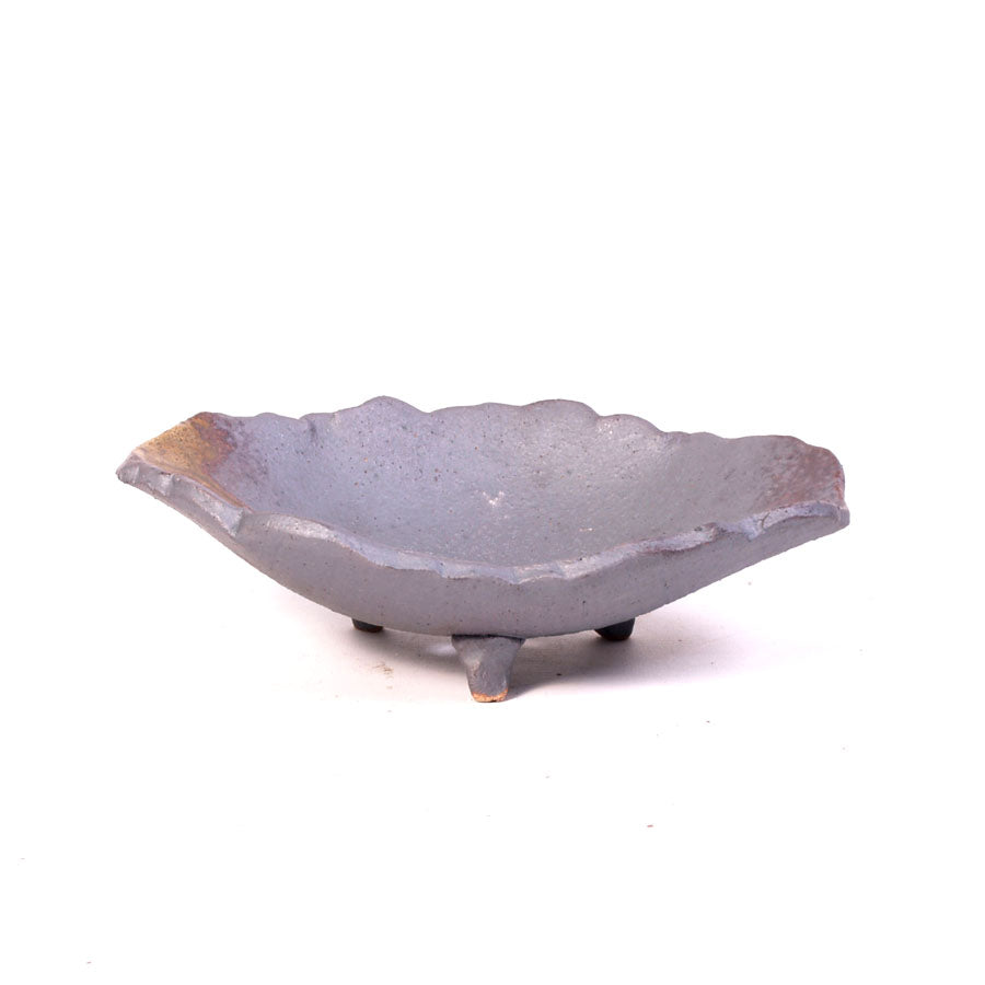Gray shell unglazed with legs 25cm