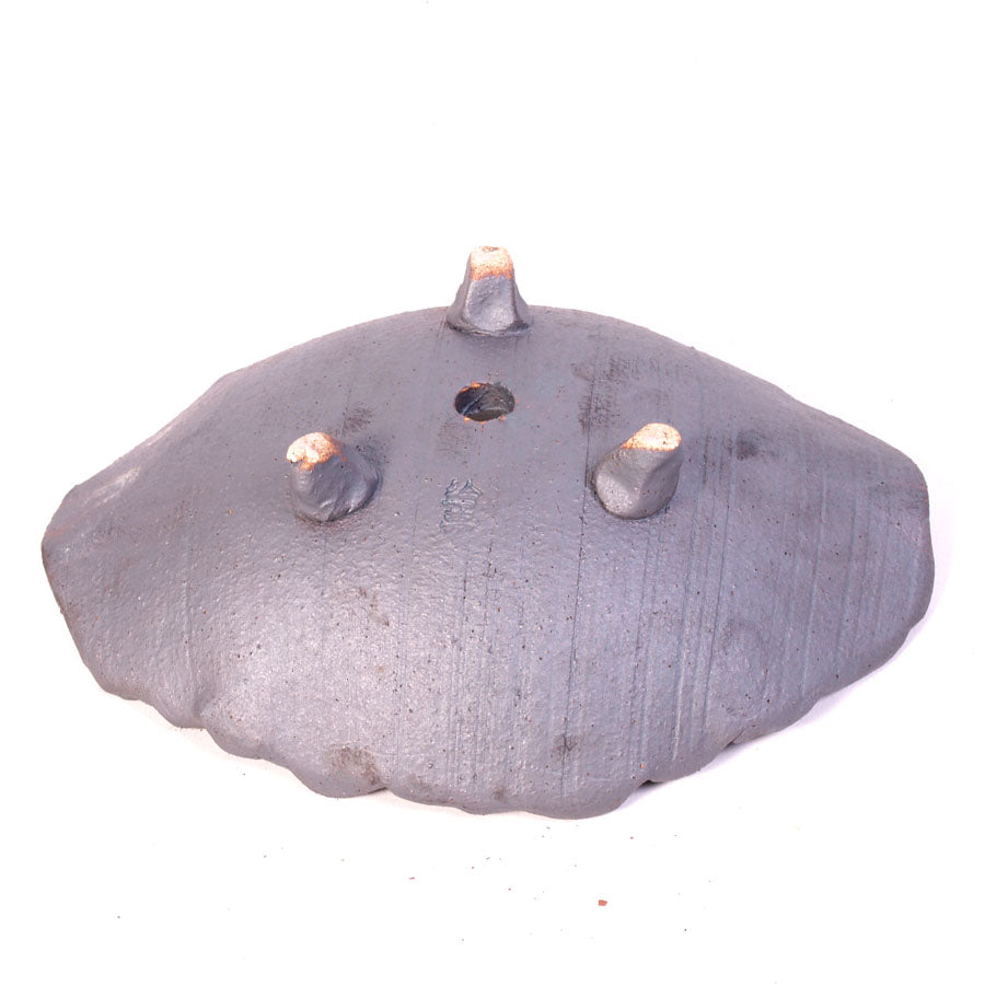 Gray shell unglazed with legs 25cm